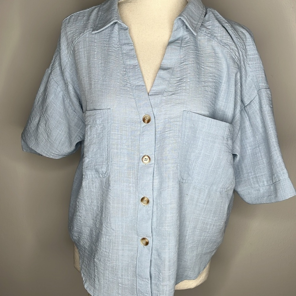 Blu Pepper Women’s Size Large Short Sleeve Button Up Blue